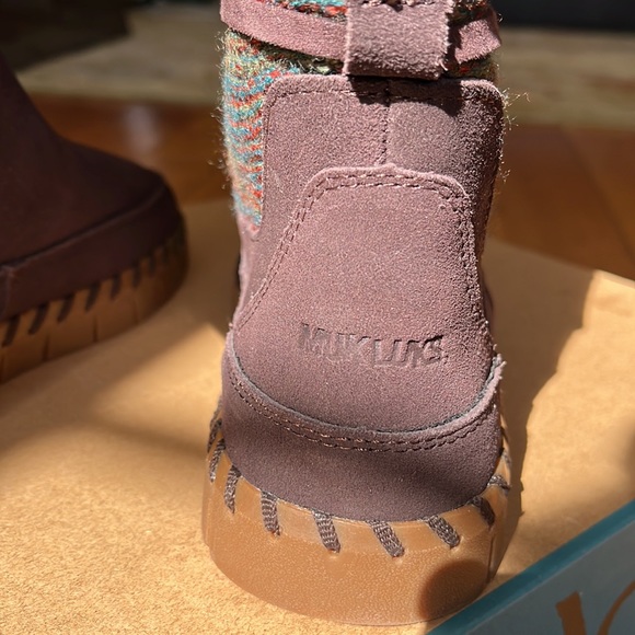 Muk Luks Women's genuine suede uppers as a fleece lining water resistant - new! - Picture 7 of 11